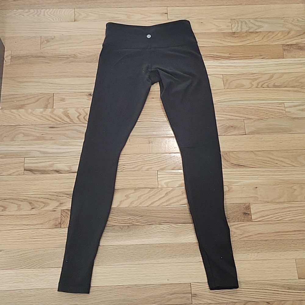 Lululemon black leggings size 4